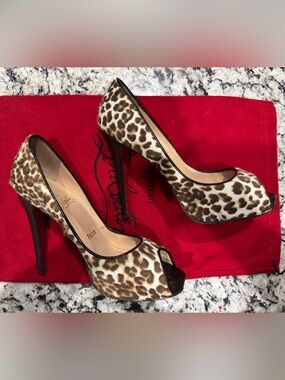 Christian Louboutin Dorispiky 100 Calf hair leopard print Peep Toe heels 36